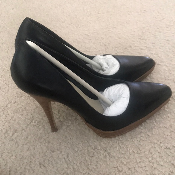 Shoes - Picture 2 of 5